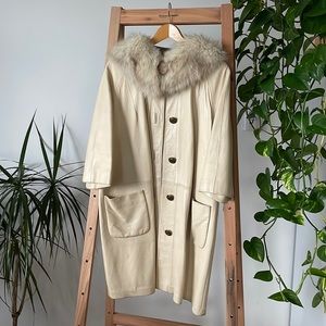 Gorgeous Vintage Leather Car Coat!